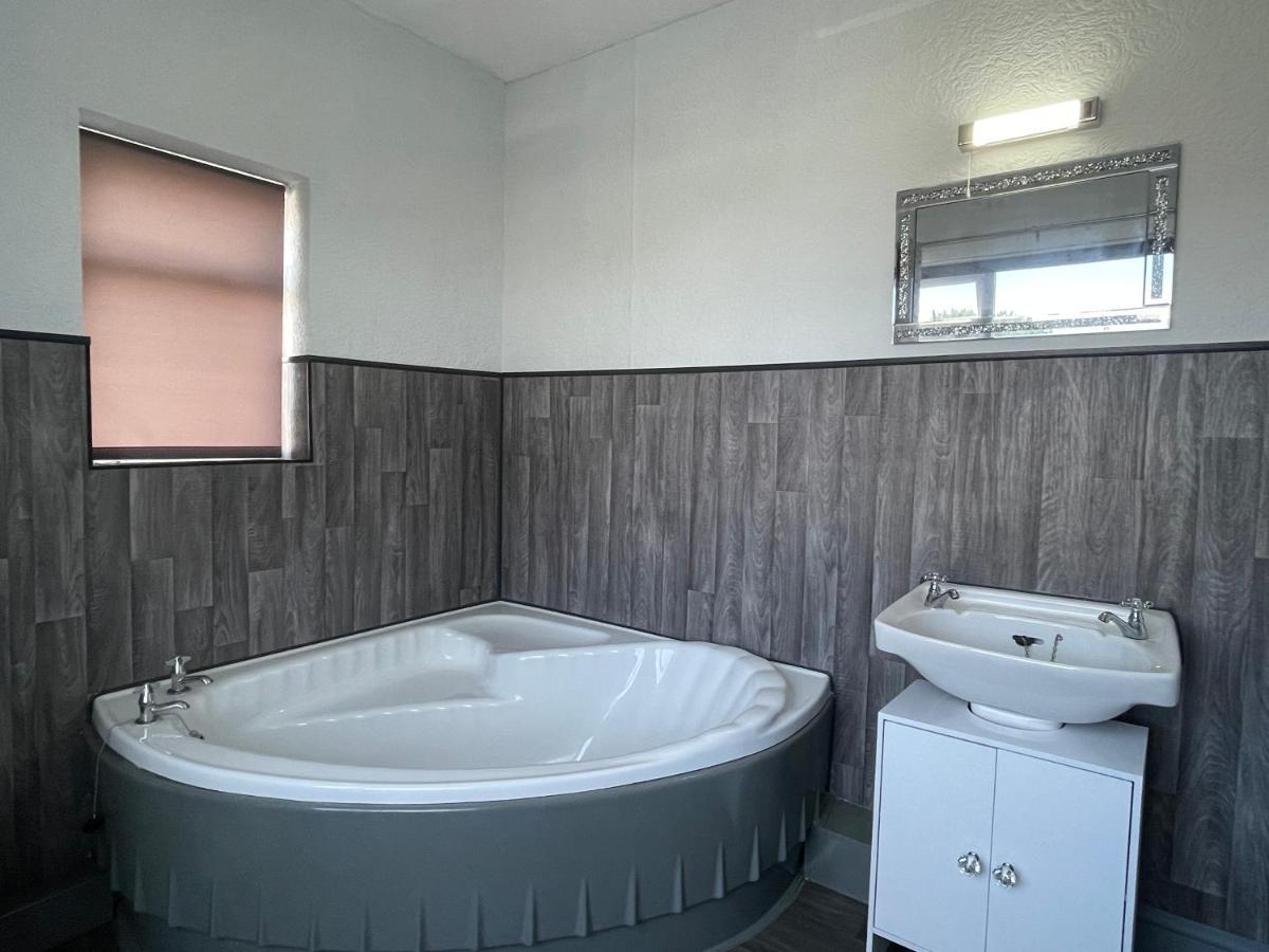 Danilton Hotel Rhos-on-Sea Bagian luar foto